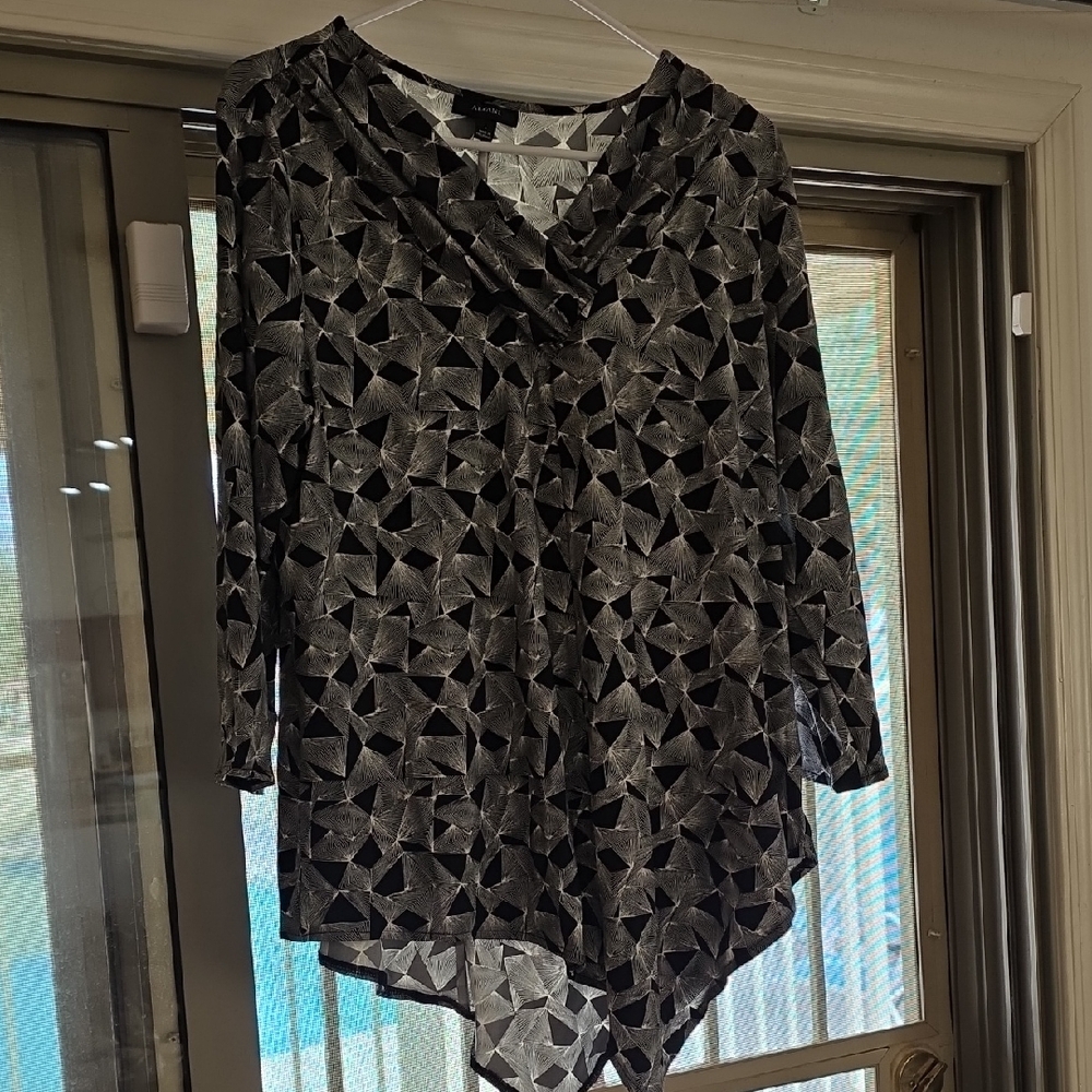 Alfani Black and Gray Patterned Blouse